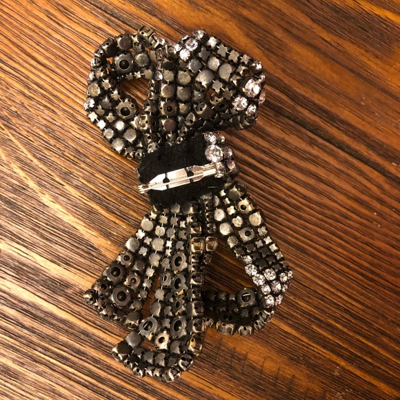Vera Wang brooch/ pin - bow shape - Picture 4 of 6